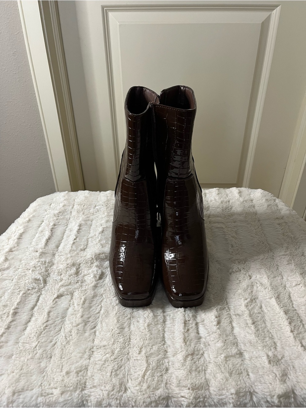 Forever 21 Women’s Dark Brown Croc-Embossed Ankle Boots